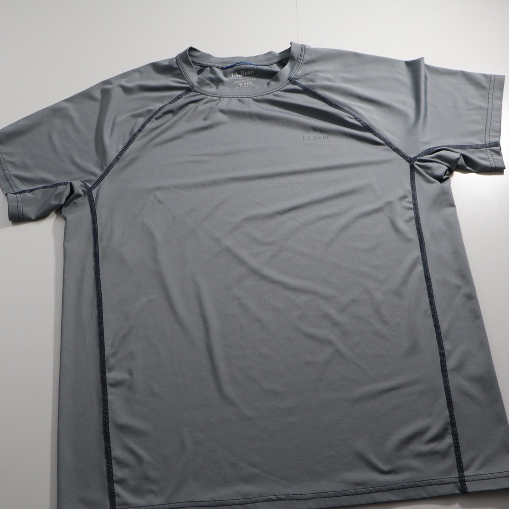 LL Bean Performance Shirt Mens M Gray Slightly Fitted Short Sleeve Active Tee